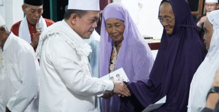Gubernur Al Haris Sambangi Desa Malapari untuk Safari Ramadhan