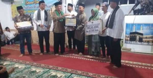 TSR Kabupaten Solsel serahkan bantuan pembangunan masjid Aljihad Koto Birahi (Sudirman)
