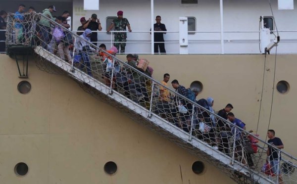 101 ribu orang menyebrang ke Bali dari Pulau Jawa.