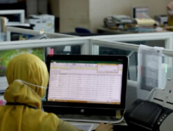 Pemerintah Mengatur Kombinasi WFH dan WFO Pasca-Lebaran 2024