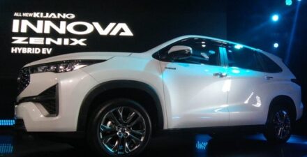 Berapa pajak Toyota Innova Zenix hybrid? .