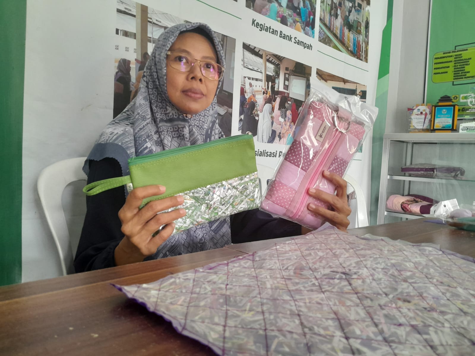 Semangat Sri Asih Ketuk Tular Warga untuk Peduli Sampah.