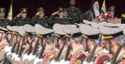 WSJ, Iran Pindahkan Pasukan IRGC dari Beberapa Lokasi di Suriah