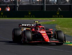 Leclerc Akui Sainz Lebih Cepat Beradaptasi dengan Mobil Baru Ferrari