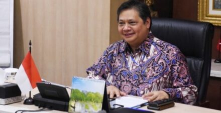 Menko Airlangga Hartarto soal Rupiah melemah .