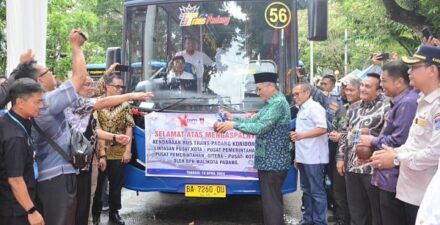 Bus Trans Padang