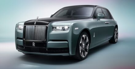 Ilustrasi harga mobil rolls royce.