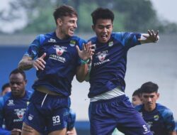 Bojan Hodak Antisipasi Pertandingan Seru Persib vs. Borneo FC, Meski Lolos, Kemenangan Tetap Jadi Prioritas!
