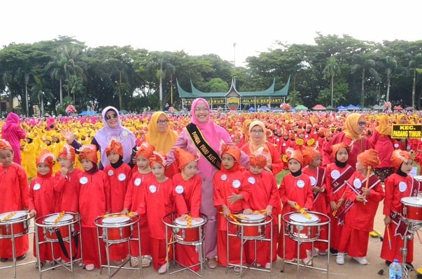 Ribuan Anak TK Padang Tampil dalam Tari Massal