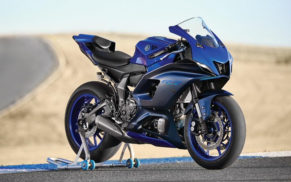 Yamaha YZF-R7.