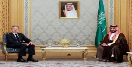 Bahas Krisis Regional