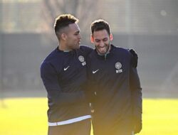 Perjalanan Kontroversial Hakan Calhanoglu, Dari Favorit Milanisti hingga Dicap Pengkhianat