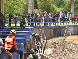 Pemko Payakumbuh Dibantu Denzipur 2 Padang Mengatas Bergerak Atasi Banjir