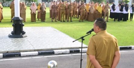 Yota Balad Pimpin Apel Hari Pertama Kerja Pasca Lebaran ; ASN Jaga Kekompakan dan Ciptakan Kantor Nyaman Bekerja