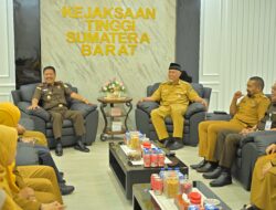 Gubernur, Wagub, dan Sekda Sumbar Kunjungi Para Pejabat Unsur Forkopimda dalam Rangka Silaturrahim Lebaran