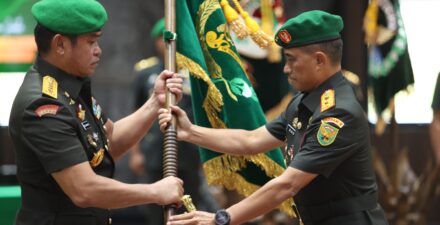 Kasad Terima Penyerahan Jabatan Ka RSPAD dan Pimpin Sertijab 7 Jabatan Strategis TNI AD