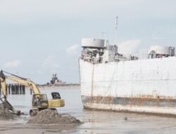 Ketua DPRD Kota Pariaman ; Eks KRI Teluk Bone 511 Didatangkan Rencana Sebagai Destinasi Wisata Museum Bahari 