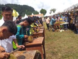 2.500 Durian Dibagikan di Puncak Festival