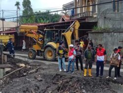 Banjir Bandang Melanda Simpang Bukit – Pasar Lasi, Masyarakat Dapat Bantuan Evakuasi dan Pembersihan