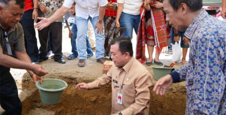 Gubernur Jambi Berikan Bantuan untuk Pembangunan GPIB Marturia 2