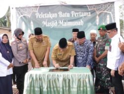 Gubernur Mahyeldi Letakan Batu Pertama Bangun Masjid Maimunah di Lapai Desa Cimparuh Kota Pariaman