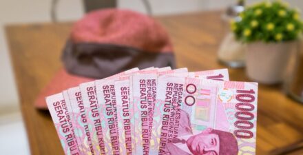 Ria Ricis vs Teuku Ryan, Kisah Gugatan Cerai dan Perbandingan Pendapatan