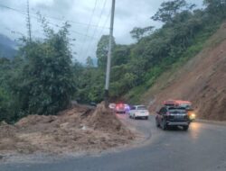 Jalur Malalak Kembali Dibuka Setelah Longsor