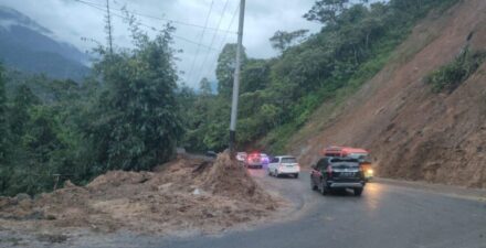 Jalur Malalak Kembali Dibuka Setelah Longsor