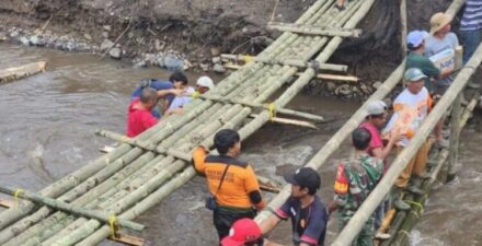 Tanggap Bencana, Baznas Respon Cepat dengan Jembatan Darurat di Sumbar