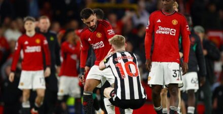 Manchester United menang 3-2 atas Newcastle United.