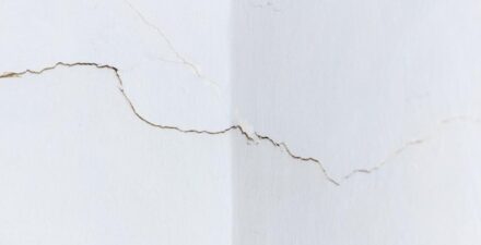 Perbaiki Retakan Dinding