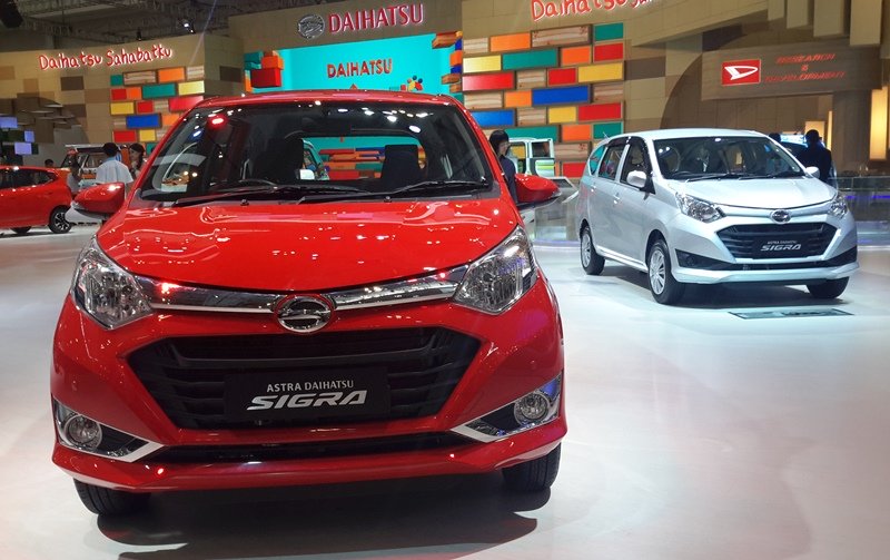10 mobil terlaris April 2024, Daihatsu Sigra teratas.