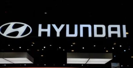 Hyundai dilaporkan bakal fokus garap mobil hybrid ketimbang listrik.