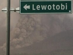 Gunung Lewotobi Laki-laki Erupsi, Warga Diminta Waspada