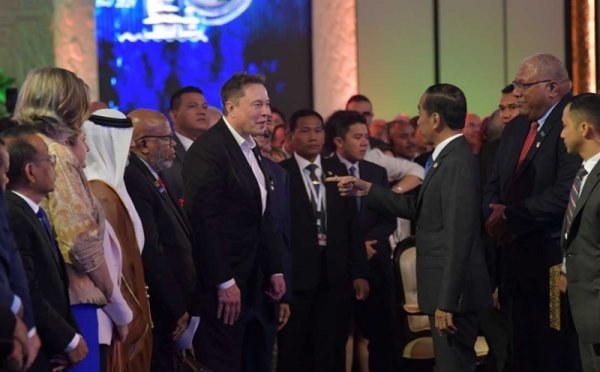 Presiden Jokowi bertemu Elon Musk di Bali.