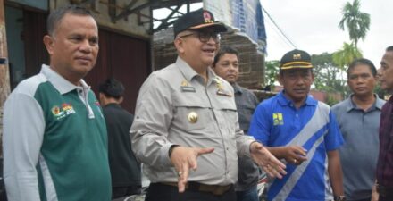 Jalan Rusak di Pasar Lubuk Buaya Segera Diperbaiki