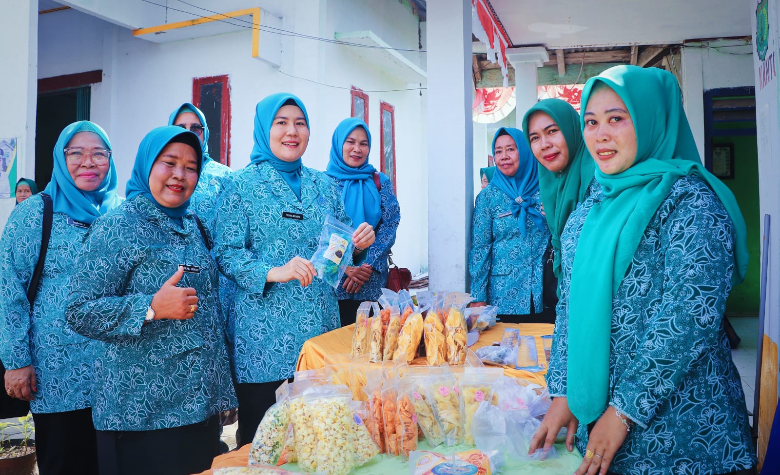 Disela mendampingi kunjungan kerja Pj Bupati Muba H Sandi Fahlepi dalam wilayah Kecamatan lalan.