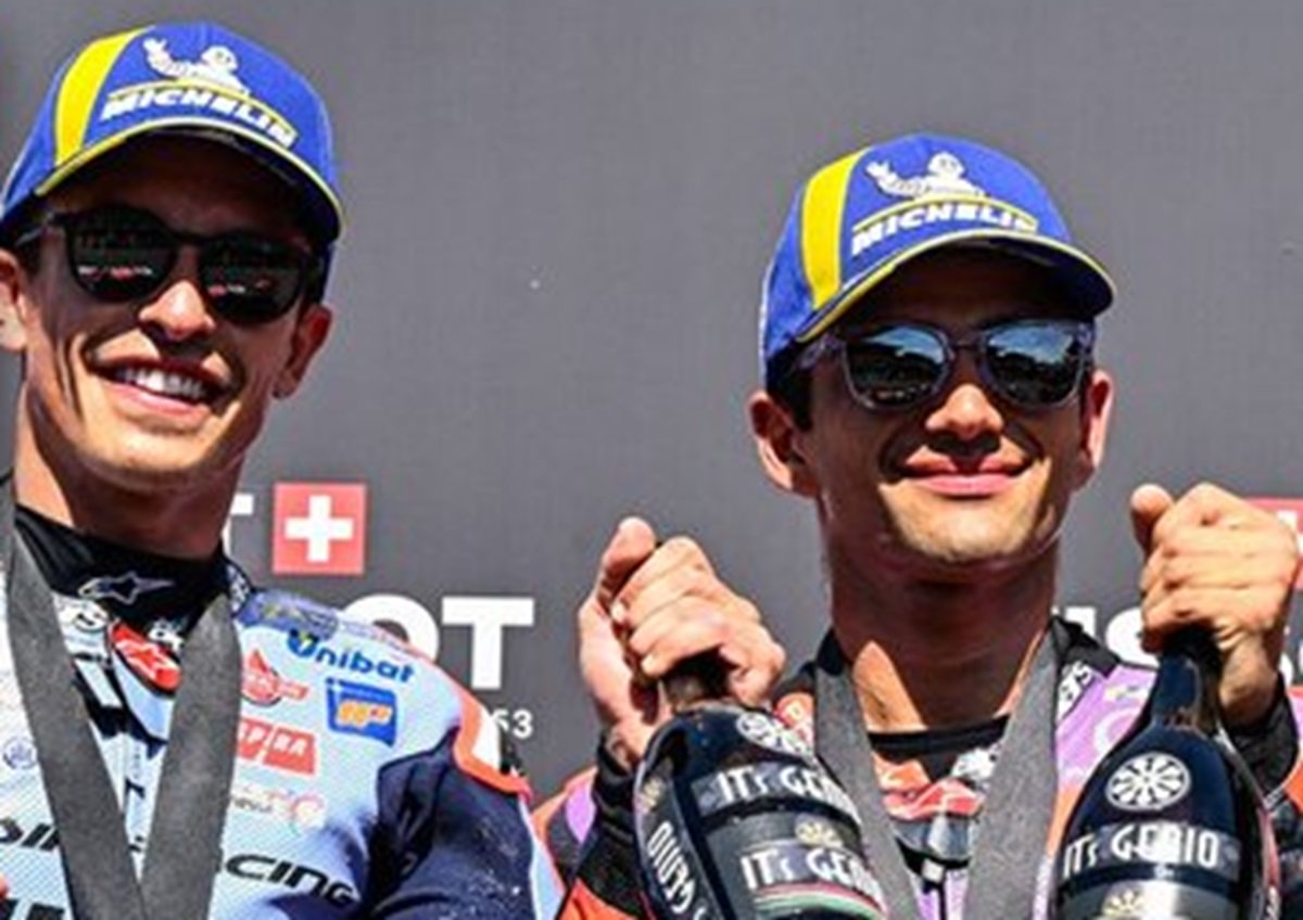 Marc Marquez bersama Jorge Martin.