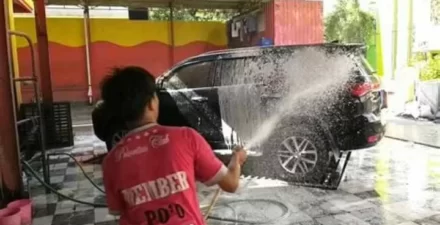 Ilustrasi Cuci Mobil.