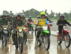 Tunggangi Trabas, Gubernur Mahyeldi, Danrem 032/Wbr, dan beberapa Kepala Instansi Tinjau Progres Tol Padang-Sicincin