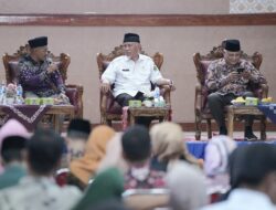 Gubernur Mahyeldi Apresiasi Buku ‘Dari Surau untuk Indonesia’ sebagai Penegas Identitas Warga Minangkabau