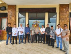 Jelang Acara Akbar Swarna Bumi 150 Tahun Masjid Agung Pondok Tinggi, Tokoh Adat Jalin Silaturahmi dengan Kapolres Kerinci