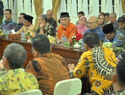 Gubernur, Bupati/Walikota, serta Rektor seluruh Perguruan Tinggi di Sumbar Sepakati Sejumlah Hal terkait Kebencanaan dan Percepatan Pembangunan Jalan Tol.