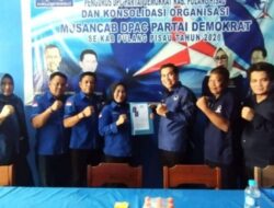 Bakal Calon Wakil Bupati Pulpis Ahmad Jayadikarta Menyerahkan Berkas Pendaftaran Ke Partai Demokrat