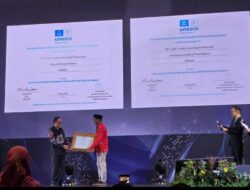 Gubernur Sumbar Terima Sertifikat MoW dari UNESCO
