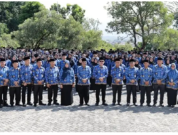 Wako Menyerahkan 799 SK PPPK, Ahmadi Zubir : Mendorong Peningkatan Semangat Kerja dan Pengabdian pada Bangsa dan Masyarakat