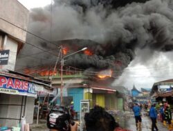 Pasar Raya Padang Terbakar Hebat