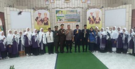 Bupati Solsel Lepas 46 Jamaah Calon Haji ke Tanah Suci