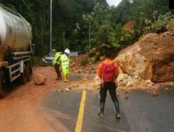Sumbar Berduka, Jalan Lintas Padang – Bukittinggi Putus Total Dihantam Longsor
