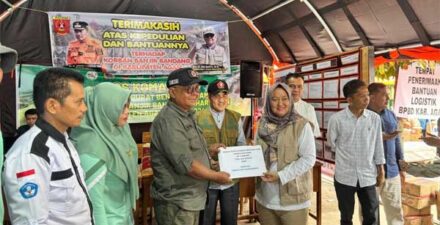 Peduli, Dharmasraya Salurkan Bantuan Sembako ke Korban Galodo di Agam